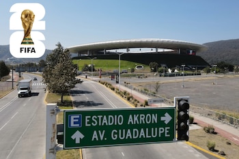 El operativo "Última Milla" alrededor del Akron impactará a vecinos de El Bajío, Guadalupe y el centro de Guadalajara, quienes deberán adaptarse ante los cierres prolongados, filtros y falta de estacionamiento en torno al Estadio. (AP Foto/Marco Ugarte)