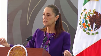 Regreso a clases: Sheinbaum critica becas por buen promedio y defiende apoyos económicos para todos los estudiantes