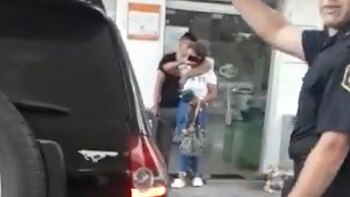 Un joven tomó de rehén a su ex pareja y la amenazó con un machete