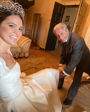 Isabelle Junot junto a su