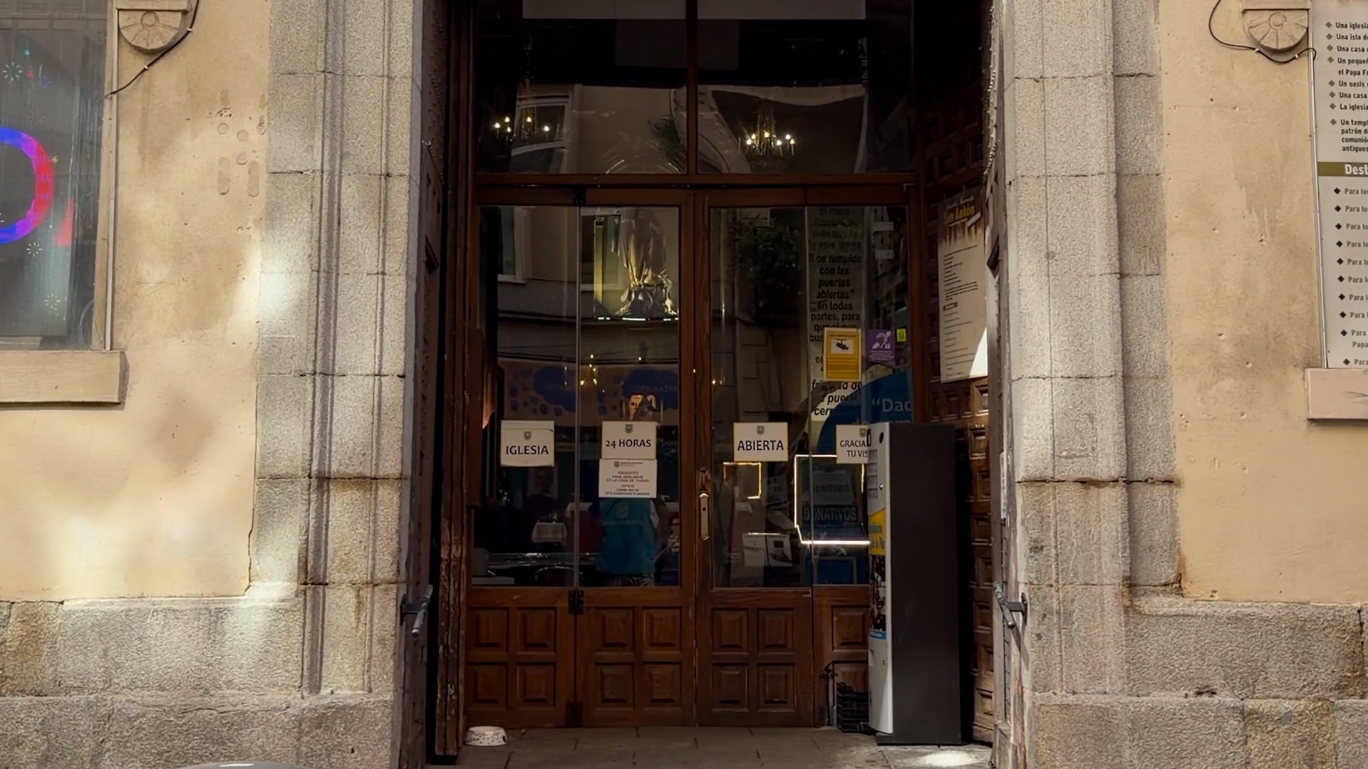 Fachada de la Iglesia de San Antón en Madrid (Infobae España)