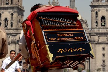 Los organilleros aún sobreviven en