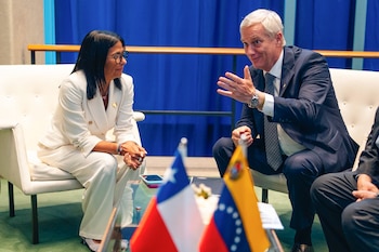 Delcy Rodríguez (i), reunida con el presidente de Chile, José Antonio Kast, en Nueva York (NY, EE.UU.). EFE/Palacio de Miraflores