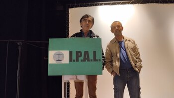 El líder del partido de