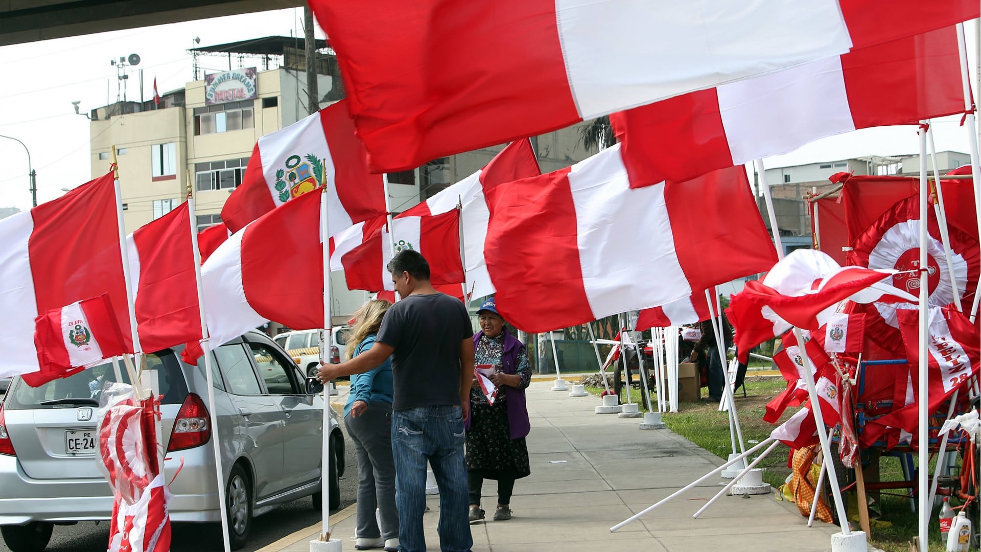 Multas por no poner la bandera entran en vigor desde hoy miércoles 15 de julio: sanciones llegan hasta S/ 5.500 en distritos de Lima