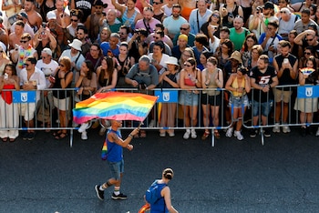 Vista general de la manifestación del Orgullo 2026. (EFE/ J.J.Guillén)