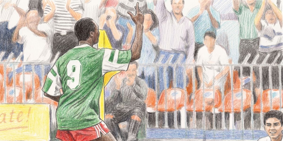 Roger Milla se convirtió en leyenda del fútbol africano al llevar a Camerún a los cuartos de final del Mundial y celebrar cada gol con su famoso baile (Imagen Ilustrativa Infobae)