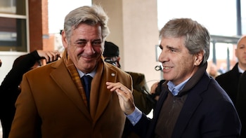 Caputo visitó La Rural y desactivó expectativas de nuevas bajas de retenciones: “Los anuncios ya se hicieron”