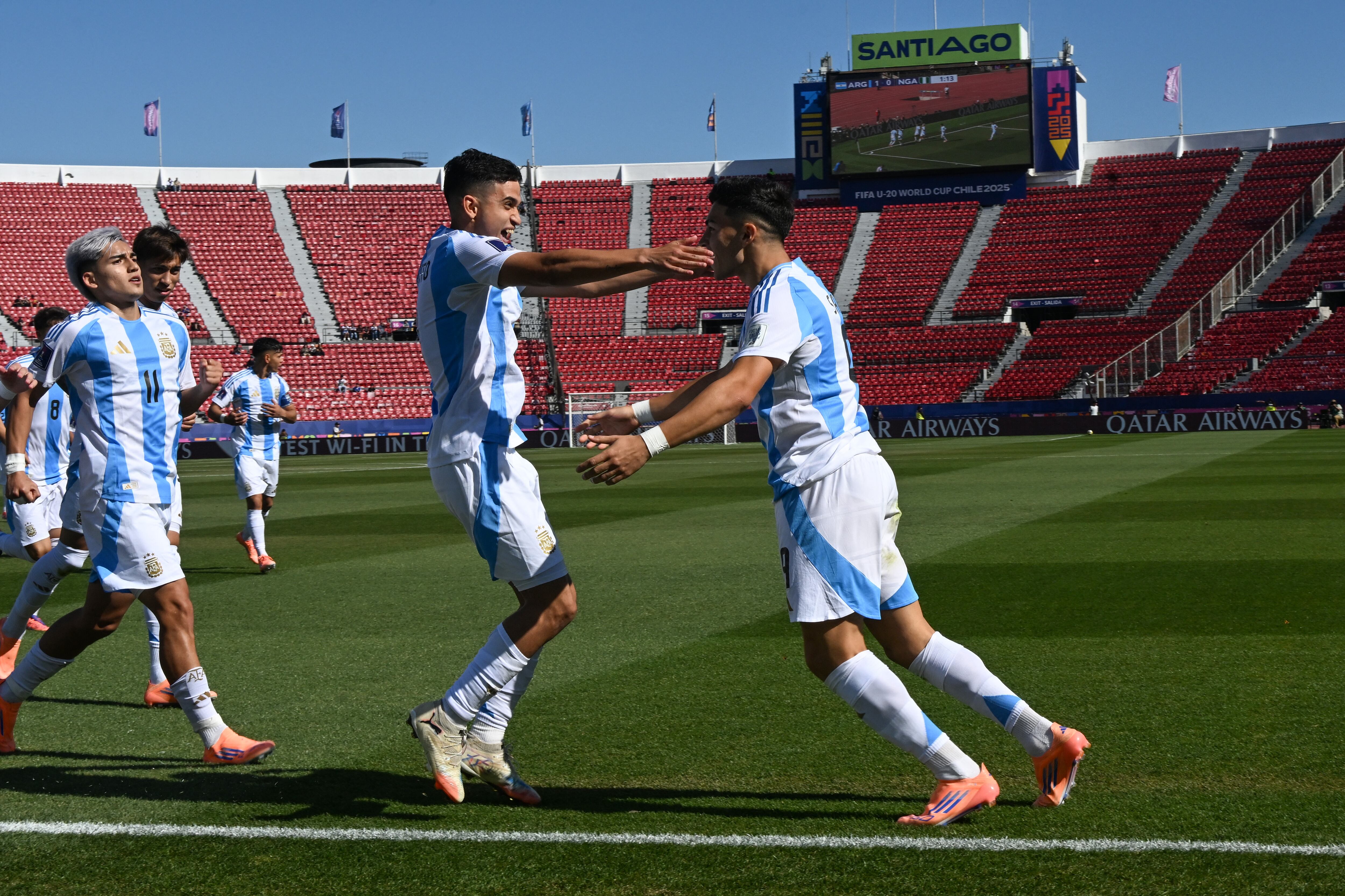 Argentina debutó en el estadio Nacional de Santiago en los octavos de final con un 4-0 ante Nigeria y eliminó a México en los cuartos en el mismo escenario (RODRIGO ARANGUA / AFP)
