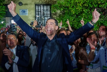 El presidente de la Junta de Andalucía, Juanma Moreno, ha celebrado la "importante victoria" obtenida por su partido en las elecciones de este domingo (Francisco J. Olmo - Europa Press)