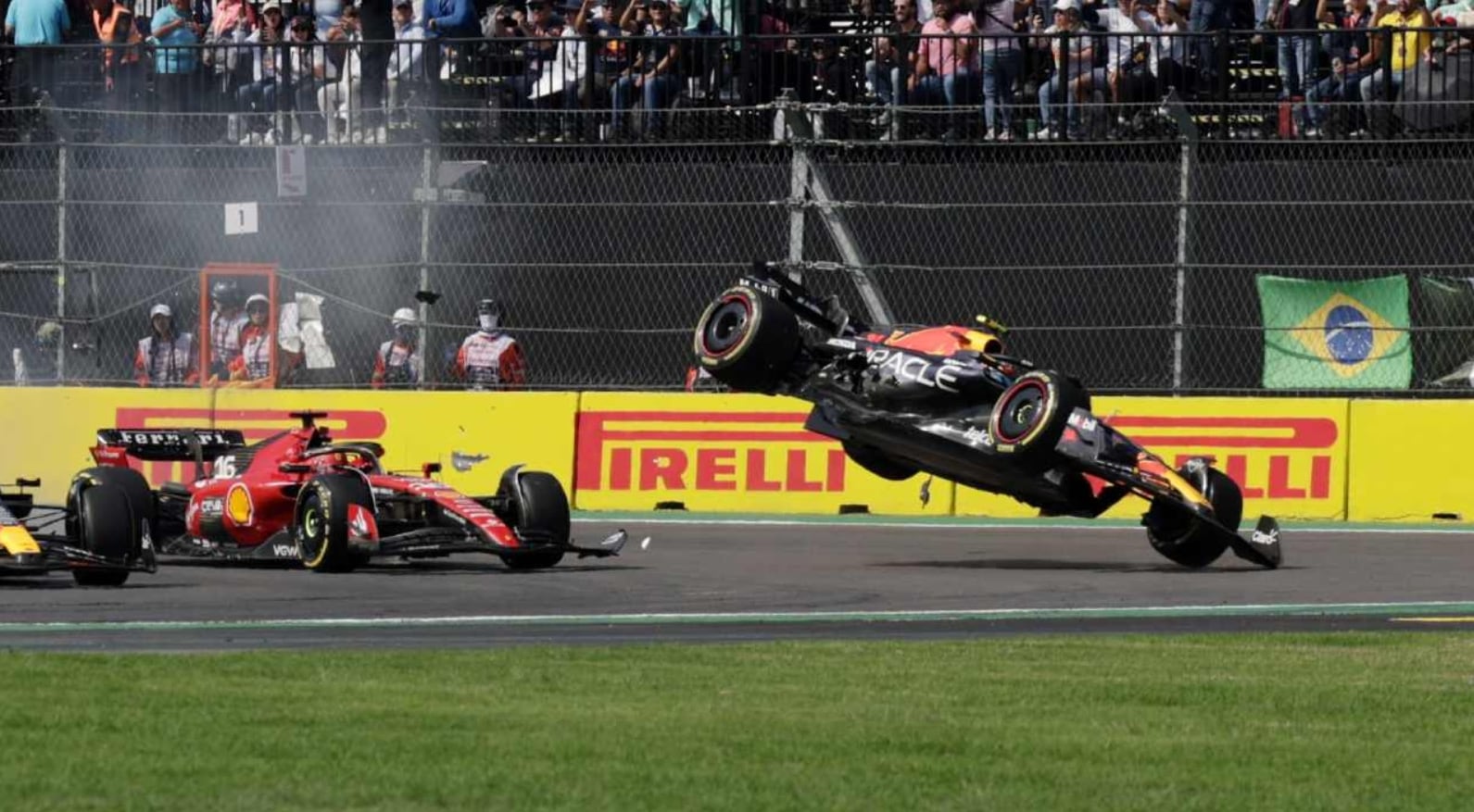 La vez que Checo Pérez abandonó el GP de México tras un choque: el día que el Autódromo Hermanos Rodríguez quedó en silencio
