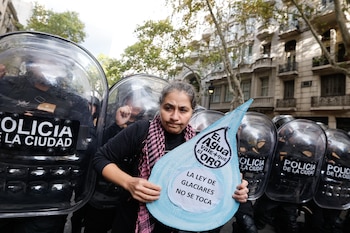 La Cámara de Diputados aprobó una reforma regresiva de la Ley de Glaciares sin contar con consenso social ni licencia ambiental. (EFE/ Juan Ignacio Roncoroni)