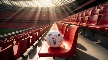LaLiga y Puma presentan STELLAR NITRO ULTIMATE, el balón oficial para la temporada 2026-27