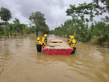 Lluvias en Costa Rica: Severas inundaciones y derrumbes dejan comunidades incomunicadas en la Zona Norte y Limón