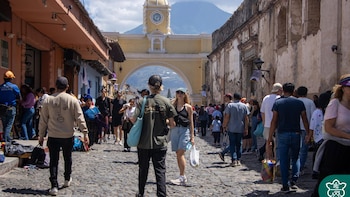 Guatemala proyecta la llegada de 79,000 salvadoreños por el asueto de agosto