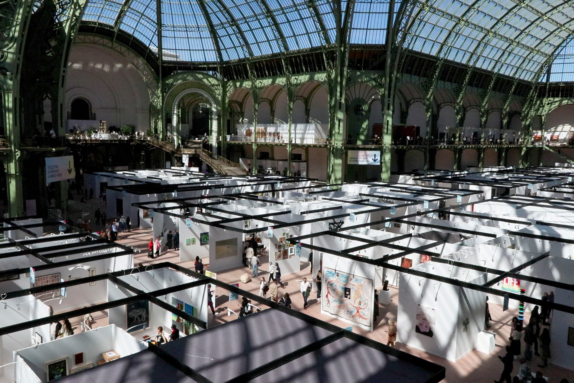 Obras de artistas icónicos como Alexander Calder, Keith Haring, Antoni Tàpies y Joan Miró forman parte de la selección internacional de la feria de arte