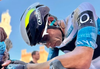 El ciclista colombiano vivió un momento curioso junto a su equipo en la previa de la etapa 5 del Tour de Francia - crédito @rubio_einer / Instagram