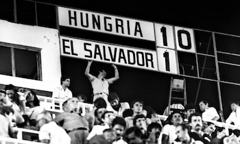 La derrota 10-1 de El Salvador ante Hungría en el Mundial 1982 marcó el récord de mayor diferencia goleadora en la historia de la Copa del Mundo. (Foto retomada de TL2)