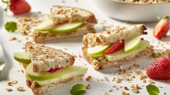 Mini sándwich de manzana cortados