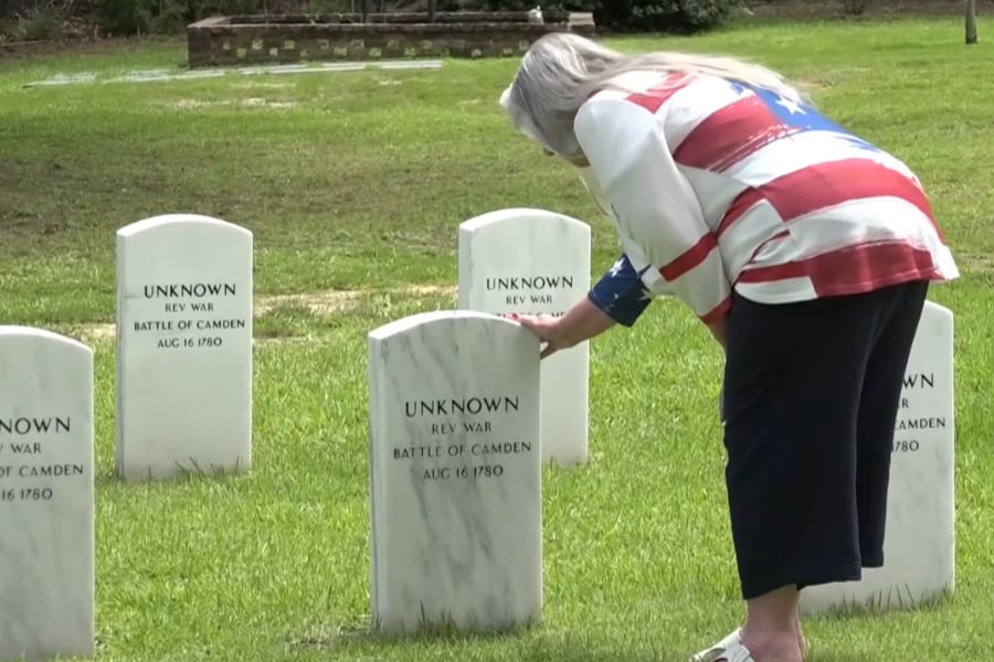 La genealogía genética forense combinó secuenciación del genoma, tres análisis de ADN, registros históricos y árboles familiares para identificar al soldado 9B como John Pumphrey (Captura de video: 19 WLTX).