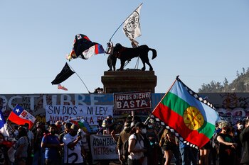 Miles de manifestantes se congregan