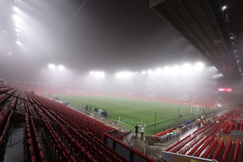 La panorámica del estadio Anfield Road antes del gran duelo entre Liverpool ante Leicester - crédito David Klein / REUTERS