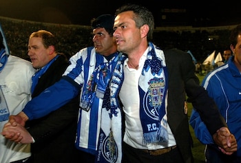 Mourinho definió la Champions League 2004 con el Porto como una conquista excepcional y subrayó que ningún club portugués volvió a disputar una final desde entonces (REUTERS/Jose Manuel Ribeiro)