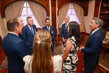El anuncio de IBEX se produjo tras una reunión con el presidente de Honduras, Nasry Asfura, y el ministro de Inversiones, Epaminondas Marinakys.