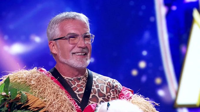 El periodista David Cantero sorprende al público y al jurado al revelar su identidad (Mask Singer)