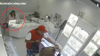 Pareja roba joyas en Tumbes