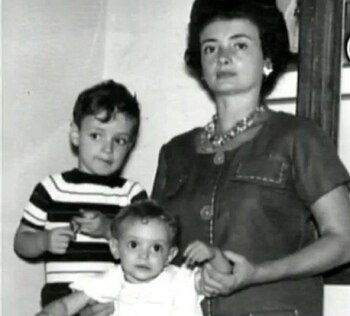 Gustavo Cerati con su mamá