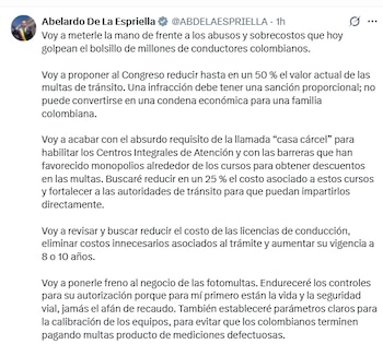 El primer mandatario planteó cambios en el valor del trámite, duración de las licencias de conducción y el negocio de las fotomultas - crédito @ABDELAESPRIELLA/X