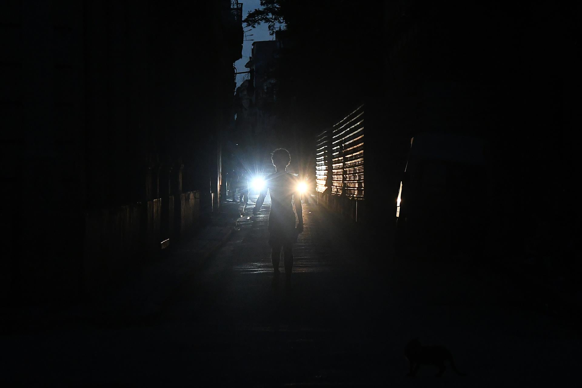 La Unión Eléctrica estimó una generación de 1.000 megavatios frente a una demanda máxima de 3.250 MW en el Sistema Electroenergético Nacional.