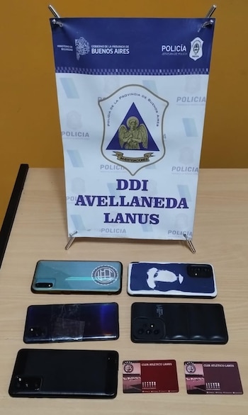 Celulares y tarjetas de socios
