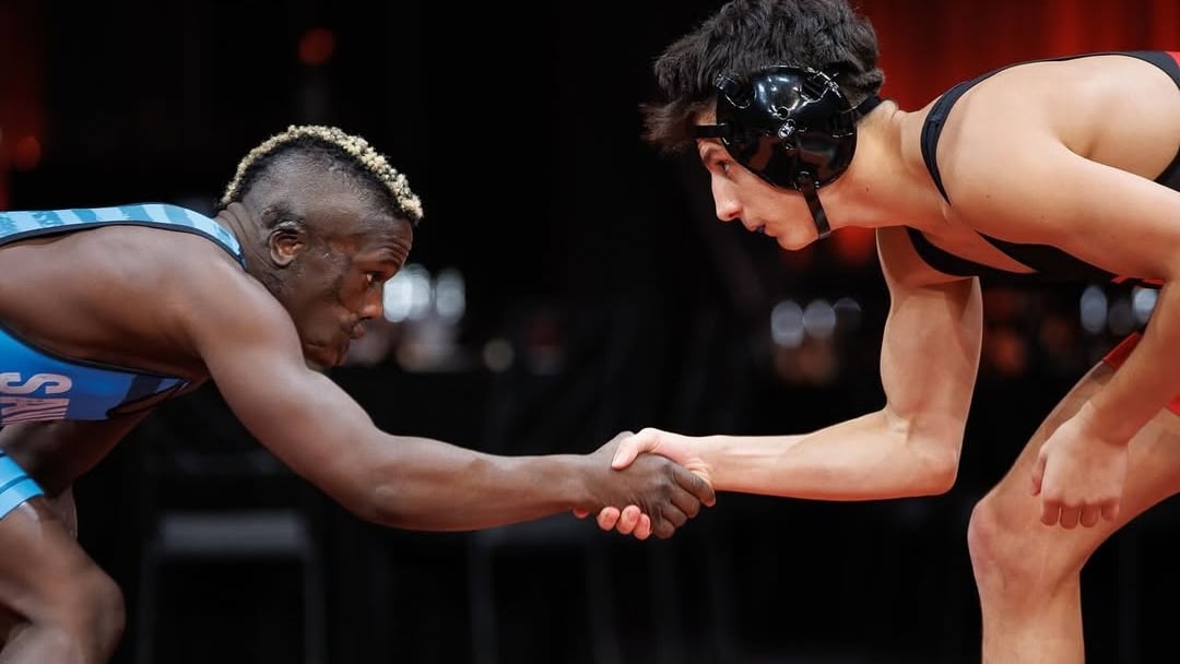 El atleta de 18 años venció la adversidad tras un ataque de chimpancé en su infancia y dieciséis cirugías (Instagram: Dunia Sibomana)