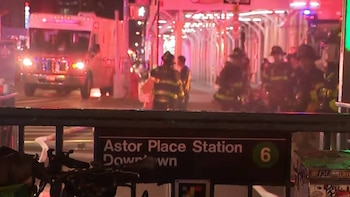 Incendio en el metro de Nueva York deja 14 heridos en Astor Place y afecta el servicio