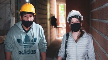 Mujeres en la obra: entre