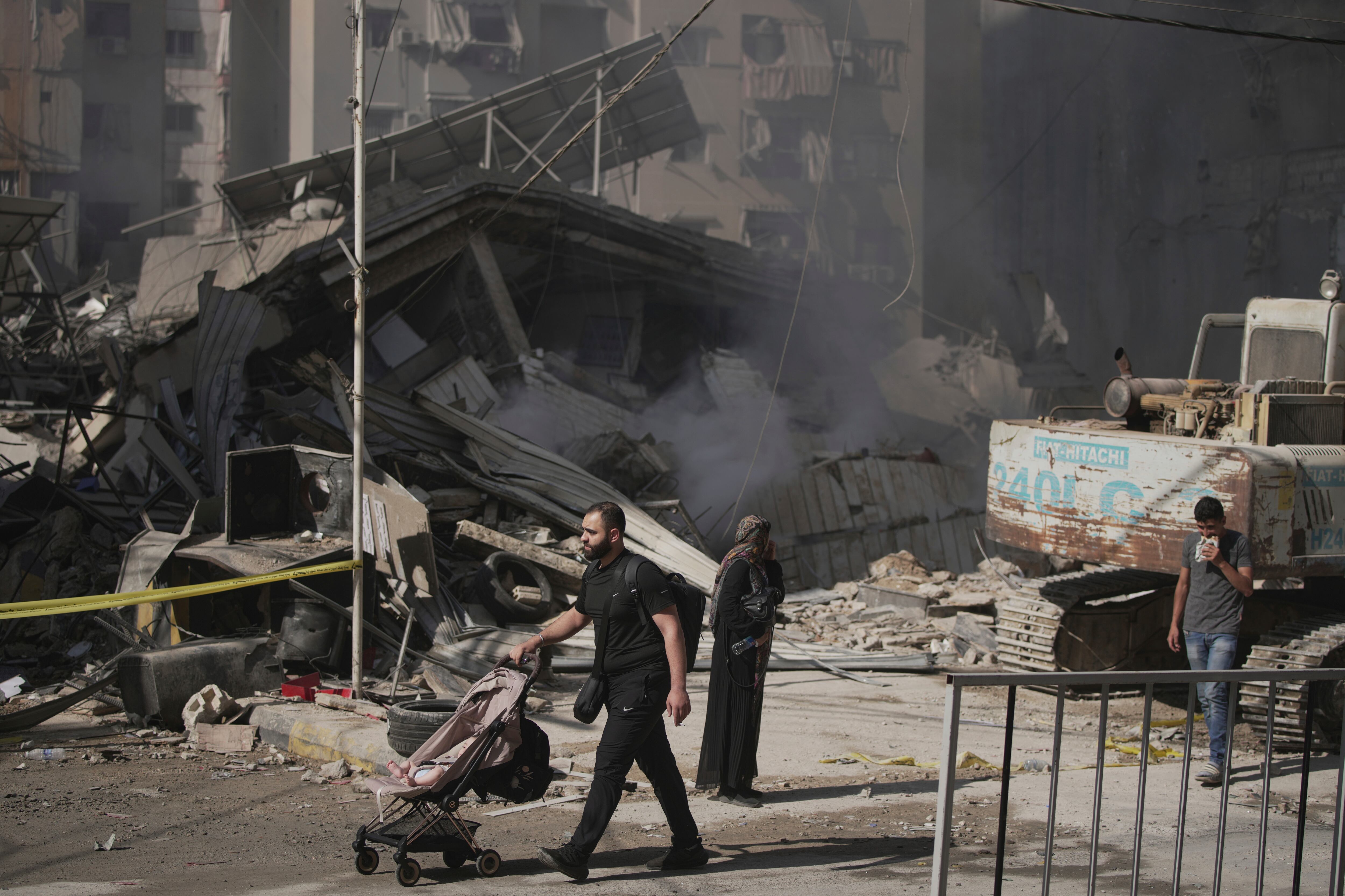 Hay alerta por bombardeos en la ciudad de Beirut y el sur del Líbano y los ataques de Israel a Irán - crédito Hassan Ammar/AP