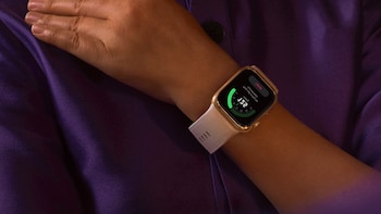 El reloj inteligente que monitorea la presión arterial: una ayuda para controlar la hipertensión en casa