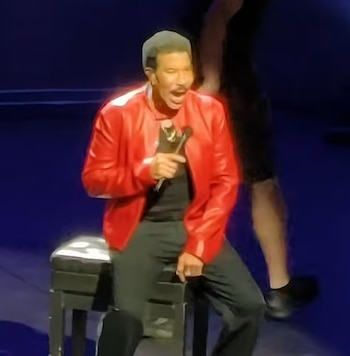El cantante de 77 años fue admitido en terapia intensiva luego de su show en San Luis.