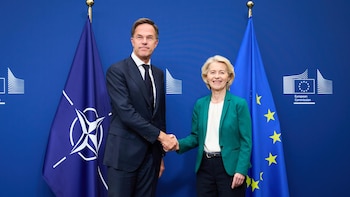 Von der Leyen y Rutte respaldan a Alemania y amenazan a Rusia con "más presión" ante el ataque en Leipzig