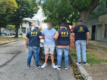 Está acusado de robar un