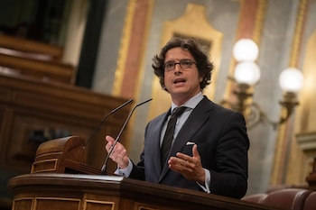 29/09/2026 El diputado de Vox José María Figaredo interviene durante una sesión plenaria en el Congreso de los Diputados, a 29 de septiembre de 2026, en Madrid (España). El Pleno del Congreso debatirá y votará hoy la toma en consideración de una proposición de ley del PP para acortar el tiempo de formación de los futuros jueces estableciendo un modelo intensivo de al menos nueve meses de programa formativo teórico-práctico, compatible con las prácticas tuteladas en órganos judiciales, y que sustituya a la etapa actual de sustitución y refuerzo.
POLITICA
Fernando Sánchez - Europa Press