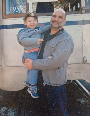 Con su nieto Lucio, contagiándole