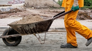Una familia vive durante 16