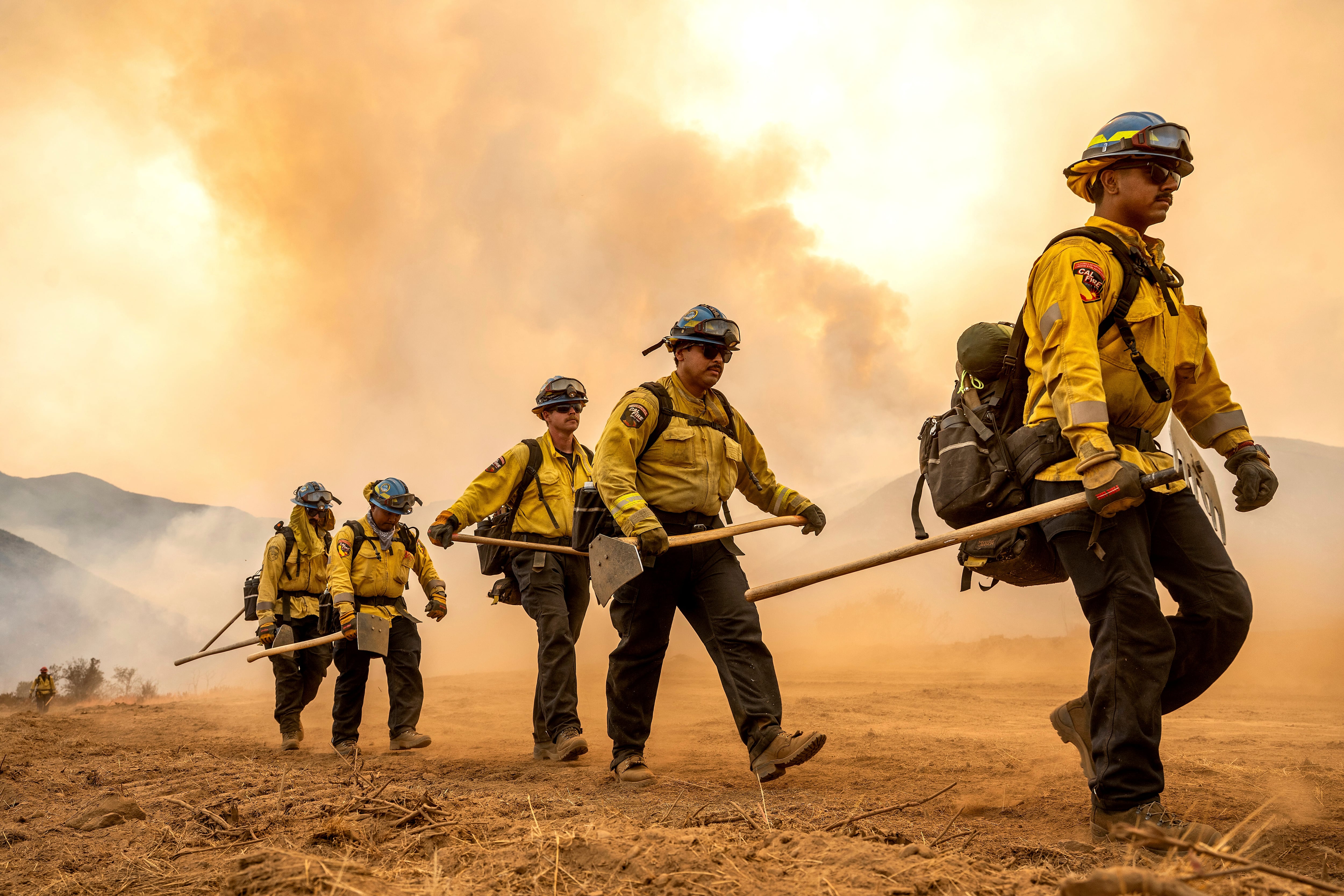 El estado de California acreditará la instrucción en comportamiento del fuego antes de la liberación de los participantes (AP)