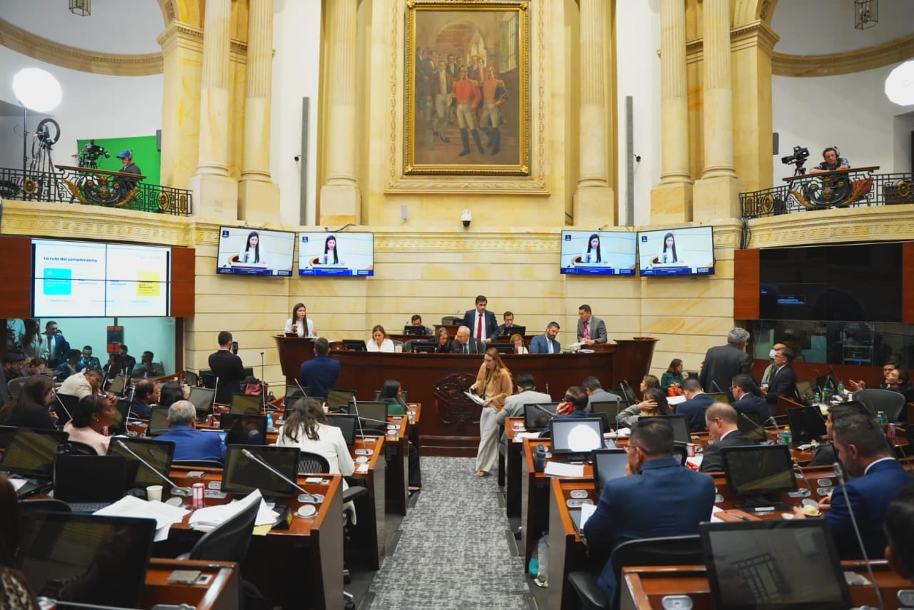 Ley de sometimiento superó primer debate y pasa a plenarias de Senado y Cámara: así cambiaría la ‘paz total’ de Petro