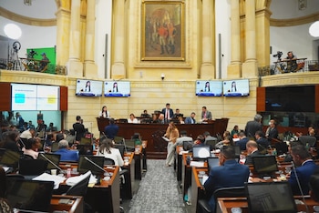 La ley de sometimiento busca establecer un mecanismo judicial para que integrantes de organizaciones criminales abandonen las actividades ilícitas y se sometan a las autoridades. - crédito @CamaraColombia/X