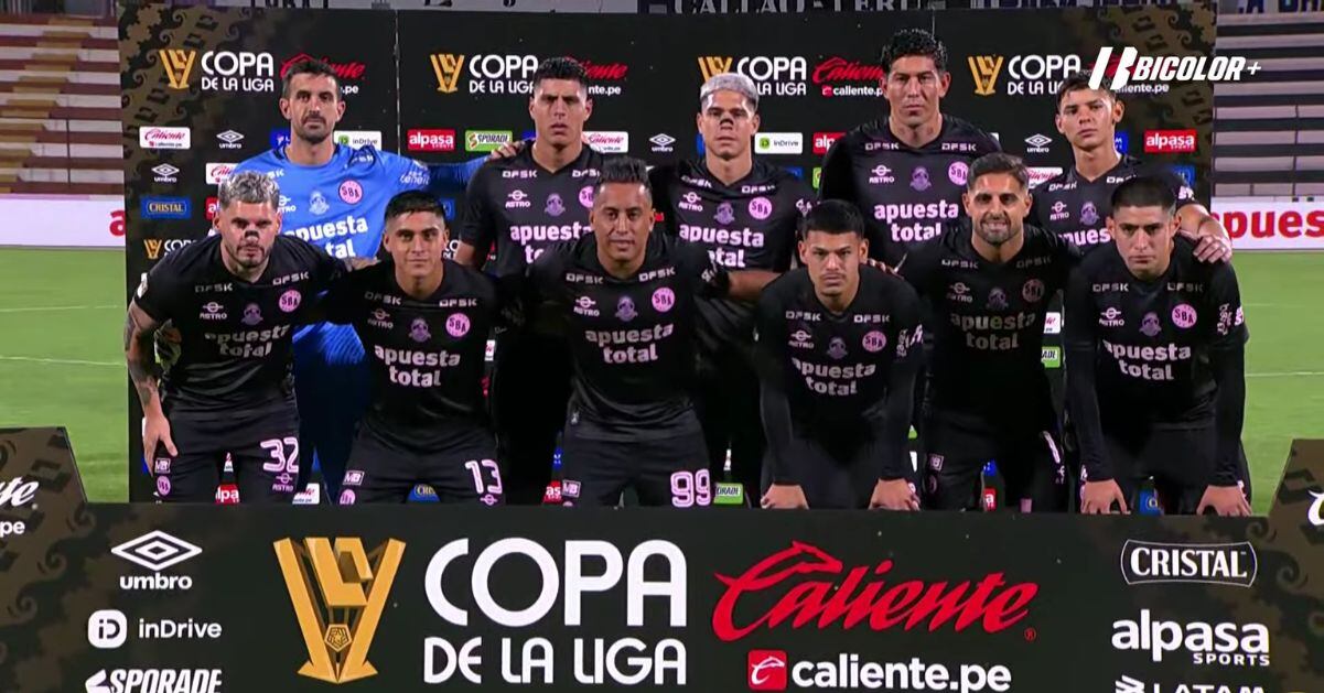 Christian Cueva junto a sus compañeros de Sport Boys en la foto inicial.