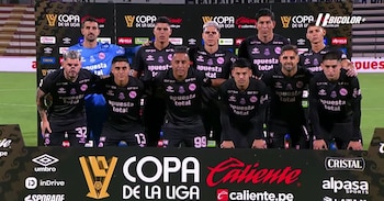 Christian Cueva junto a sus compañeros de Sport Boys en la foto inicial.